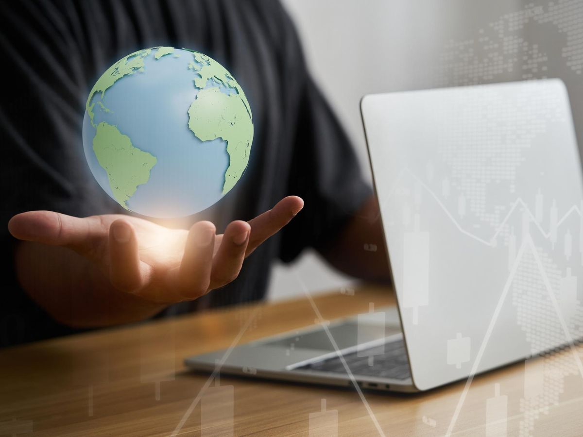 Jak lokalne portale internetowe wzmacniają społeczność Górki Narodowej na przykładzie Kraina Radochy.pl